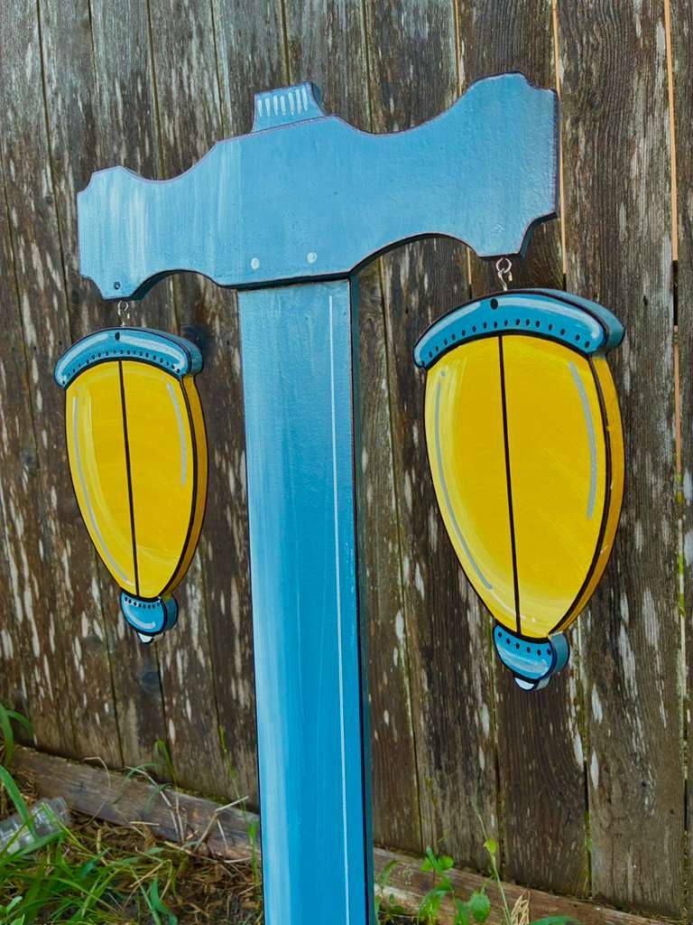 NEW Village Christmas Street Lamp WOOD Lawn Yard Art Decoration